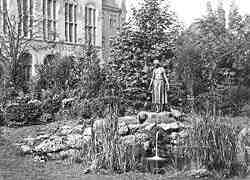 Bild 16. Bezirk Wilmersdorf, Nikolsburger Platz: der Gänselieselbrunnen, 1912