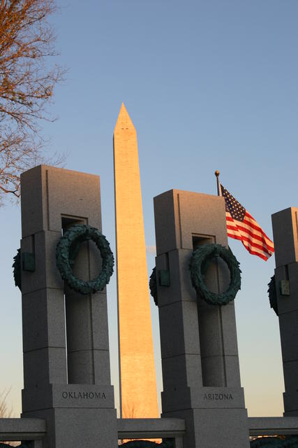 Washington Monument with WWII memorial from davidniblack.com